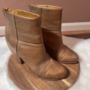 Rag & Bone Newbury Brown Distressed Leather Block Heel Boots Booties Size US 9